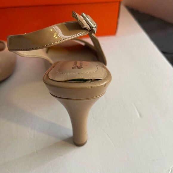 Giani Bernini Tan Laycee Memory Foam Heels Size 11 - Picture 3 of 9